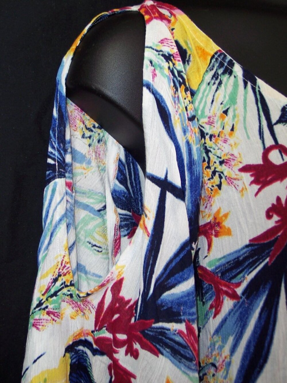 NEW Roaman's Angelina Tunic 22W Tropical Print Cold Shoulder Crinkle Crepe Top - Picture 9 of 15
